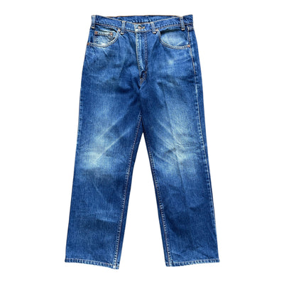 Vintage Levi's 503 Straight Jeans W32 aus denim, mit geradem Schnitt und klassischen blauen Farbton, sichtbares Detail der Hosentaschen