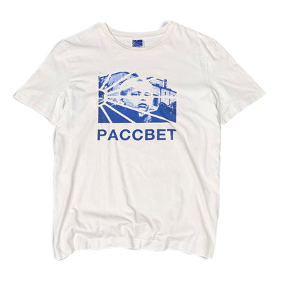 Gosha Rubchinskiy Paccbet T-Shirt in Größe L, weißes Baumwollshirt mit Logo-Design, modischer Streetwear-Style