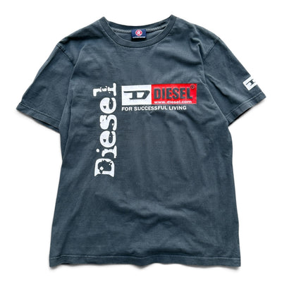 Diesel Vintage Graphic T-Shirt "For Successful Living" in Größe M, mit auffällig gestaltetem Druck auf der Vorderseite.