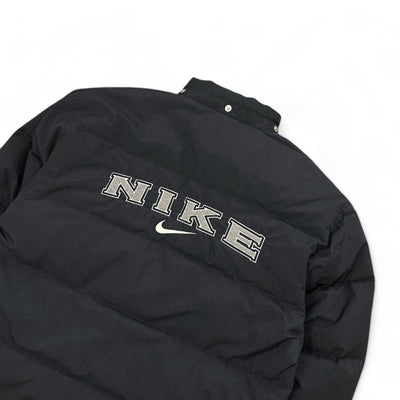 Nike Vintage 90s Rare Down Spellout Pufferjacke Schwarz
