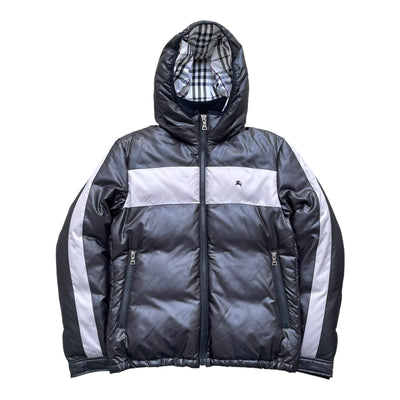 Burberry Black Label Nova Check Steppjacke in Schwarz, leichter Pufferstil, Größe S, mit charakteristischem Karo-Muster.