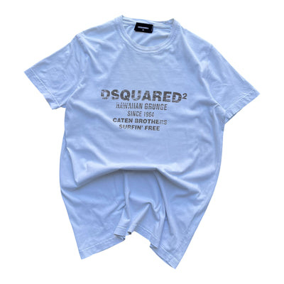Vintage Dsquared2 Grafikt-Shirt in XL, schwarzes T-Shirt mit auffälligem Druck, aus weichem Baumwollmaterial, auf einem weißen Hintergrund.