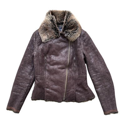 Vintage Armani Jeans Fake Felljacke in Größe 40, mit kuscheligem Faux-Fell-Futter und stylischem Design, warm und modisch.