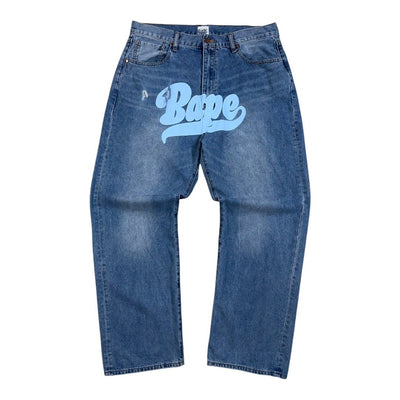 Bape Vintage-Print-Jeans in XL, Denim-Hose mit Bape-Design, modisches Streetwear-Produkt, stylische Freizeitkleidung