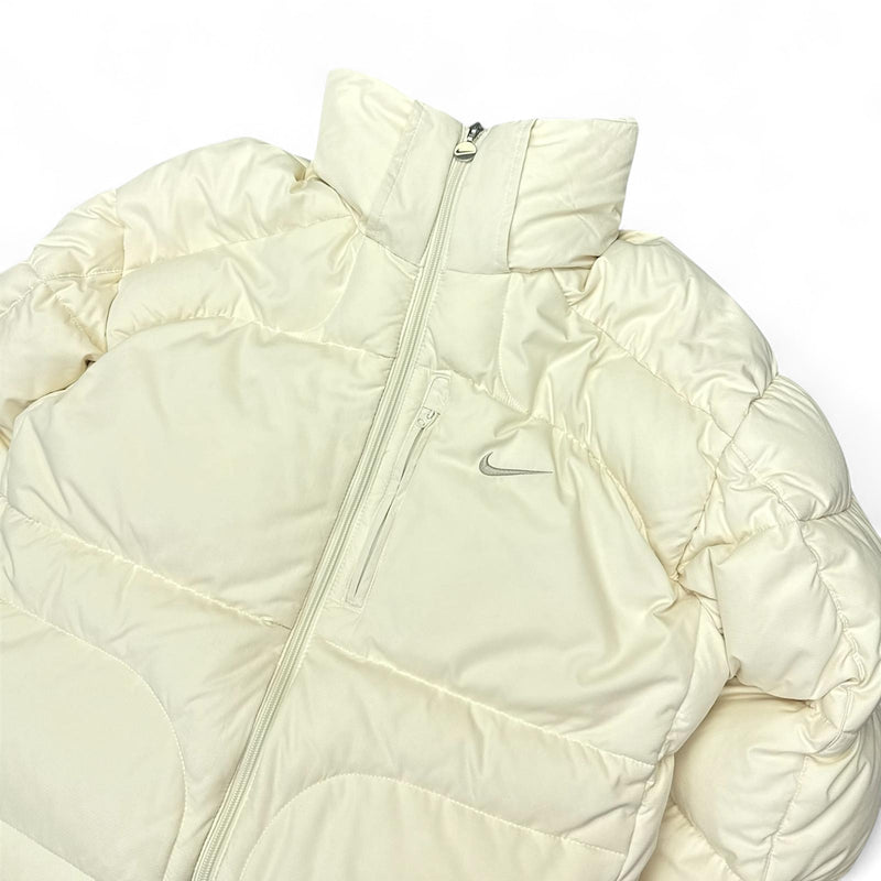 Nike Vintage Y2K Down Pufferjacke Beige – vintageconcierge