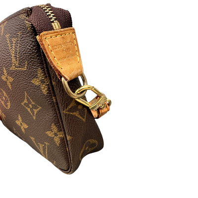 Louis Vuitton Pochette Accessoires - vintageconcierge