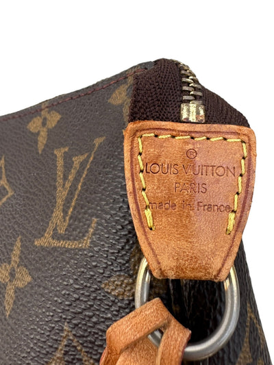 Louis Vuitton Pochette Accessoires - vintageconcierge