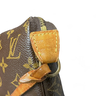 Louis Vuitton Pochette Accessoires - vintageconcierge