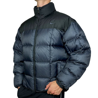 Nike Vintage 90s rare Center - Swoosh Down Pufferjacke Navy - vintageconcierge