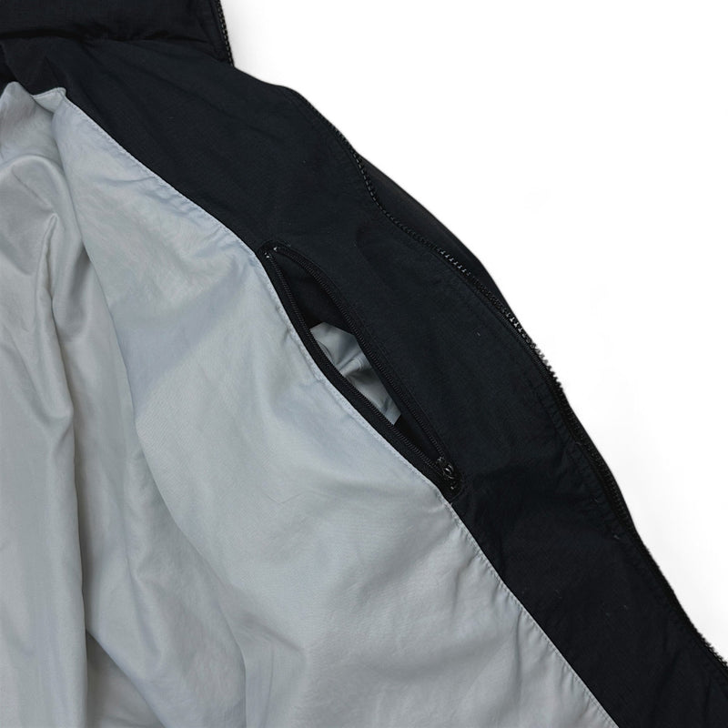 Nike Vintage 90s Rare Down Spellout Pufferjacke Schwarz - vintageconcierge