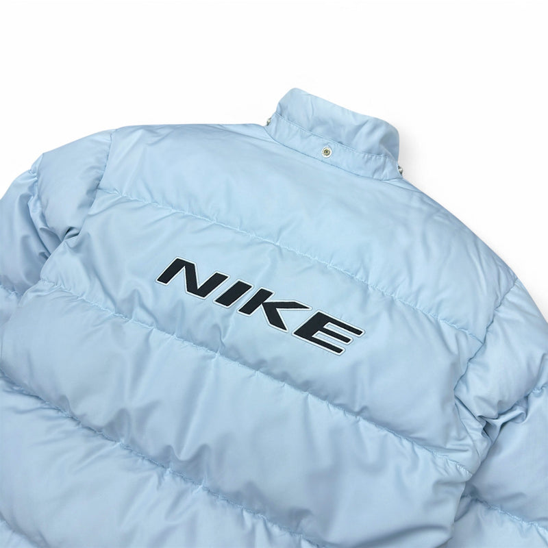 Nike Vintage 90s Rare Spellout Pufferjacke BabyBlau - vintageconcierge