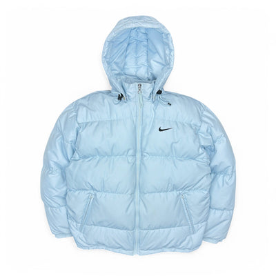 Nike Vintage 90s Rare Spellout Pufferjacke BabyBlau - vintageconcierge