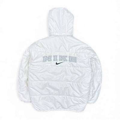 Nike Vintage 90s Rare Spellout Pufferjacke Weiß - vintageconcierge