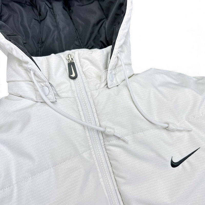 Nike Vintage 90s Rare Spellout Pufferjacke Weiß - vintageconcierge
