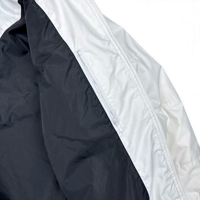 Nike Vintage 90s Rare Spellout Pufferjacke Weiß - vintageconcierge