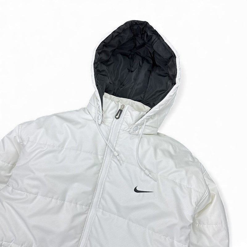 Nike Vintage 90s Rare Spellout Pufferjacke Weiß - vintageconcierge