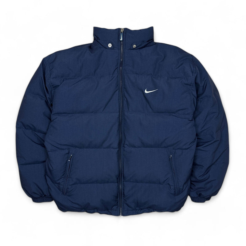 Nike Vintage 90s Spellout Down Pufferjacke - vintageconcierge
