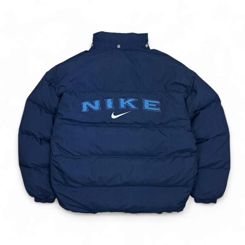 Nike Vintage 90s Spellout Down Pufferjacke - vintageconcierge