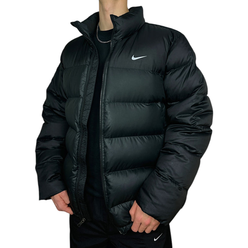 Nike Vintage Down Pufferjacke Schwarz - vintageconcierge