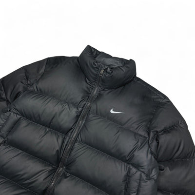 Nike Vintage Down Pufferjacke Schwarz - vintageconcierge