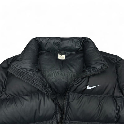 Nike Vintage Down Pufferjacke Schwarz - vintageconcierge