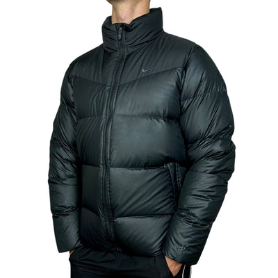 Nike Vintage Puffer Daunenjacke Schwarz - vintageconcierge