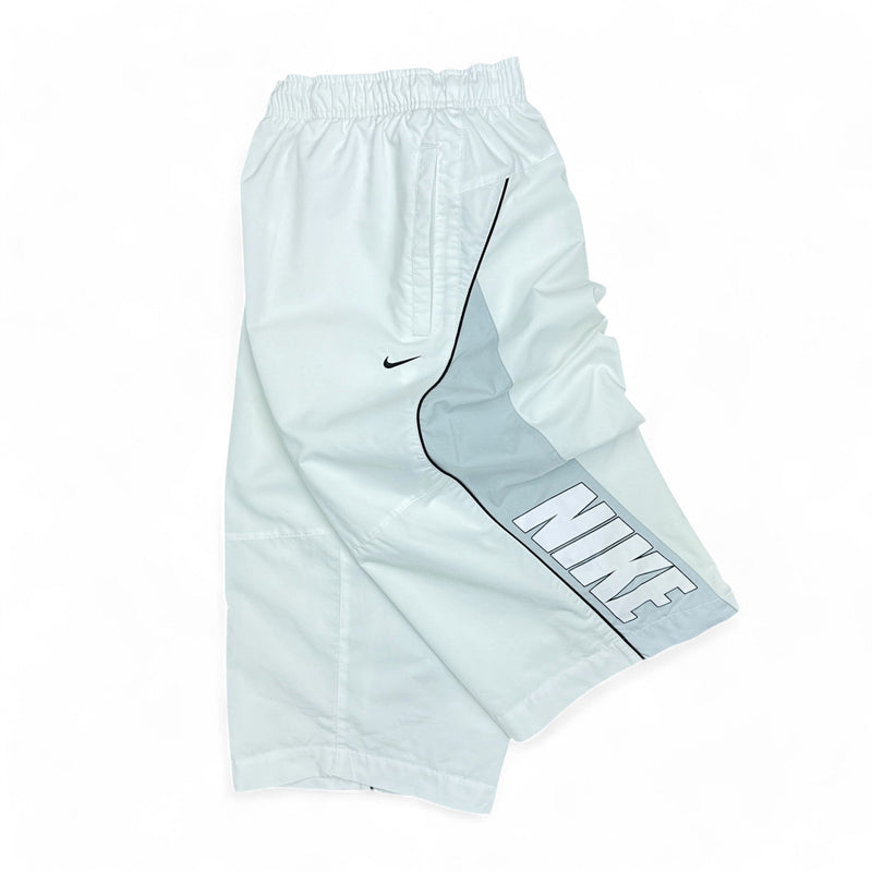 Nike Vintage Y2K Baggy Short Weiß Grau - vintageconcierge