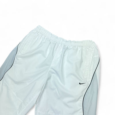 Nike Vintage Y2K Baggy Short Weiß Grau - vintageconcierge