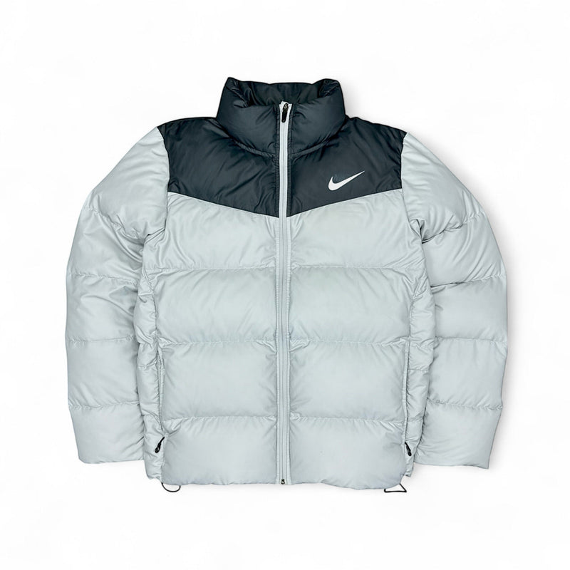 Nike Vintage Y2K Down Puffer Jacke - vintageconcierge