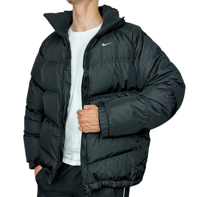 Nike Vintage Y2K Down Puffer Jacke - vintageconcierge