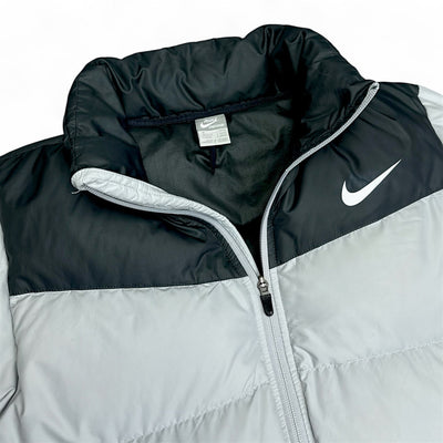 Nike Vintage Y2K Down Puffer Jacke - vintageconcierge