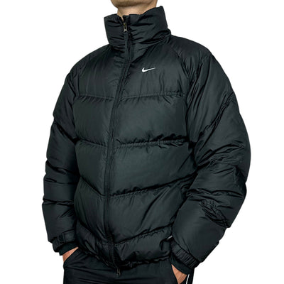 Nike Vintage Y2K Down Puffer Jacke - vintageconcierge