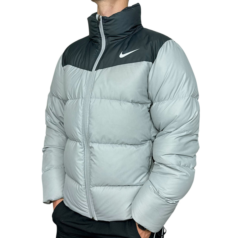 Nike Vintage Y2K Down Puffer Jacke - vintageconcierge