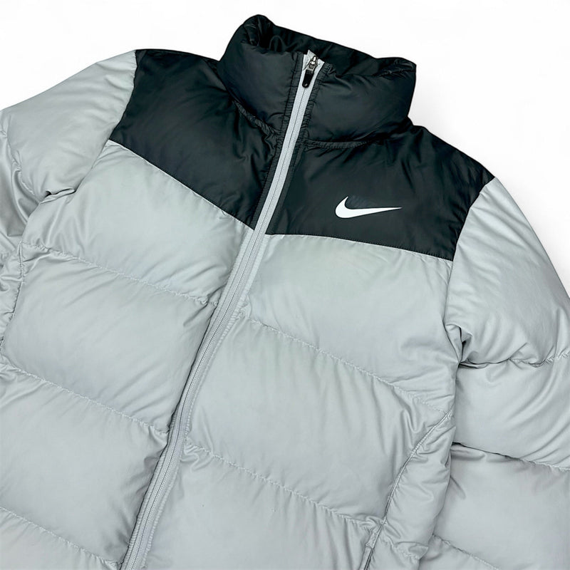Nike Vintage Y2K Down Puffer Jacke - vintageconcierge