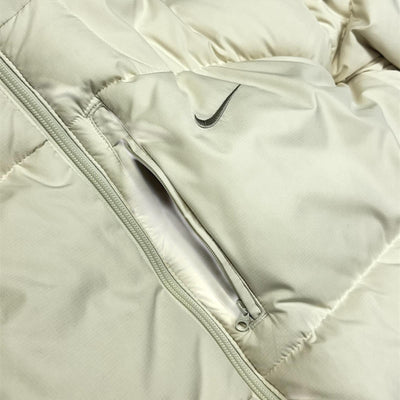Nike Vintage Y2K Down Pufferjacke Beige - vintageconcierge