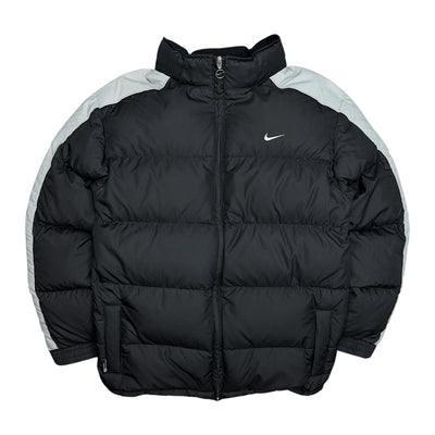 Nike Vintage Y2K Down Pufferjacke Ohne Kapuze Schwarz Grau - vintageconcierge