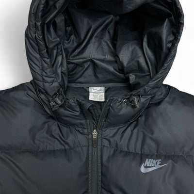 Nike Vintage Y2K Down Pufferjacke Schwarz - vintageconcierge