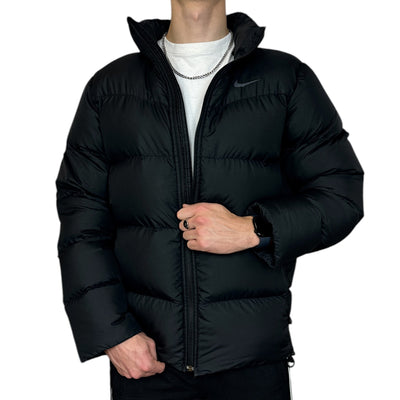 Nike Vintage Y2K Down Pufferjacke Schwarz - vintageconcierge