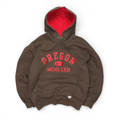 Nike Vintage Y2K Hoodie in Schwarz mit auffälligem Logo und weichem Baumwollmaterial, ideal für lässigen Streetwear-Look