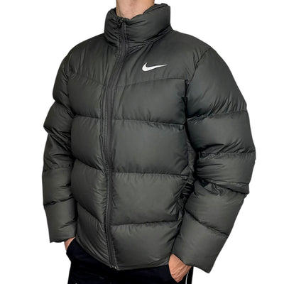 Nike Vintage Y2K Puffer Daunenjacke - vintageconcierge