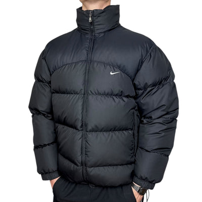 Nike Vintage Y2K Puffer Daunenjacke Schwarz - vintageconcierge