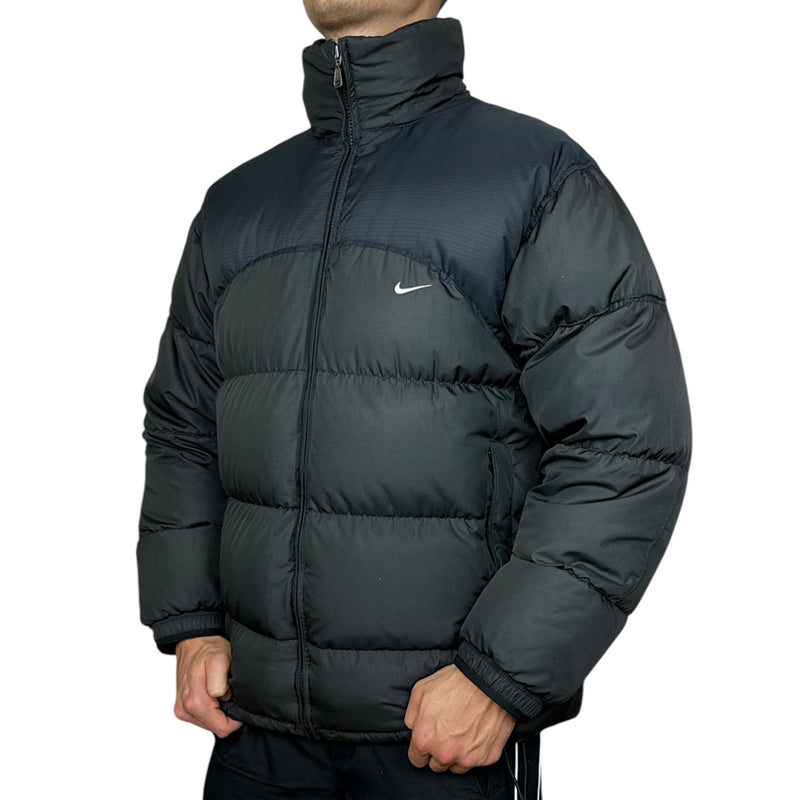 Nike Vintage Y2K Puffer Daunenjacke Schwarz - vintageconcierge