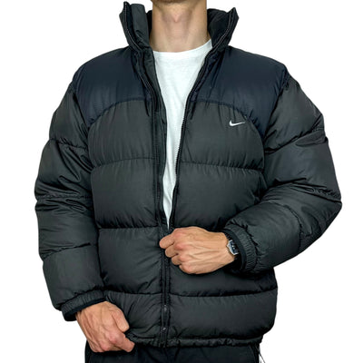 Nike Vintage Y2K Puffer Daunenjacke Schwarz - vintageconcierge