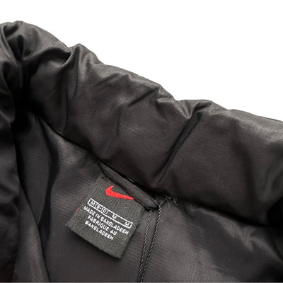 Nike Vintage Y2K Puffer Daunenjacke Schwarz Pink - vintageconcierge