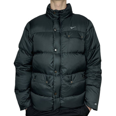 Nike Vintage Y2K Rare Down Pufferjacke Schwarz - vintageconcierge