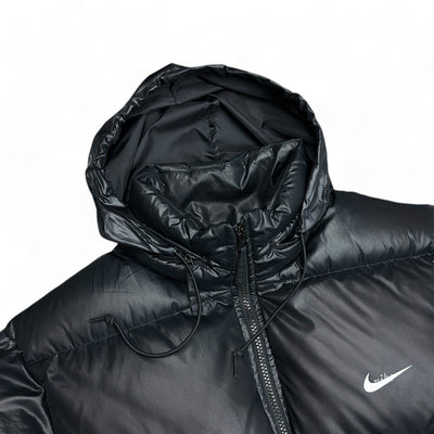 Nike Vintage Y2K Rare Down Pufferjacke Schwarz - vintageconcierge