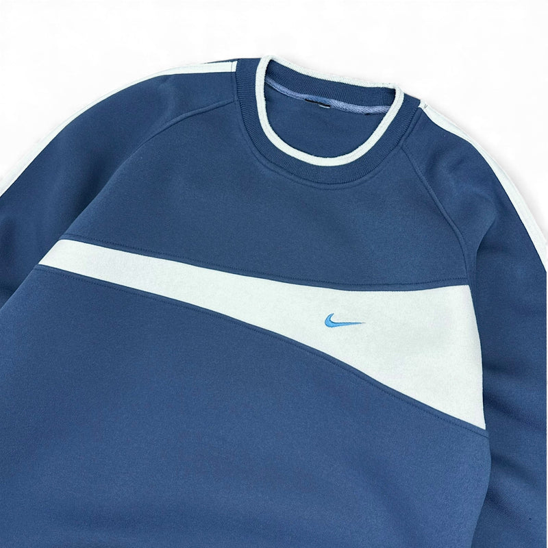 Nike Vintage Y2K Sweatshirt - vintageconcierge