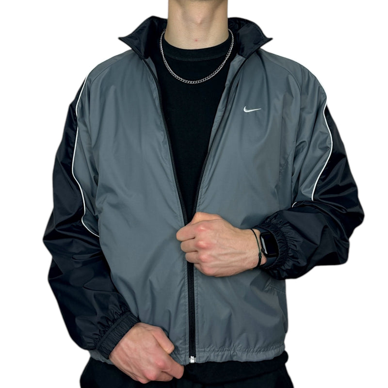 Nike Vintage Y2K Trackjacke Grau Schwarz - vintageconcierge