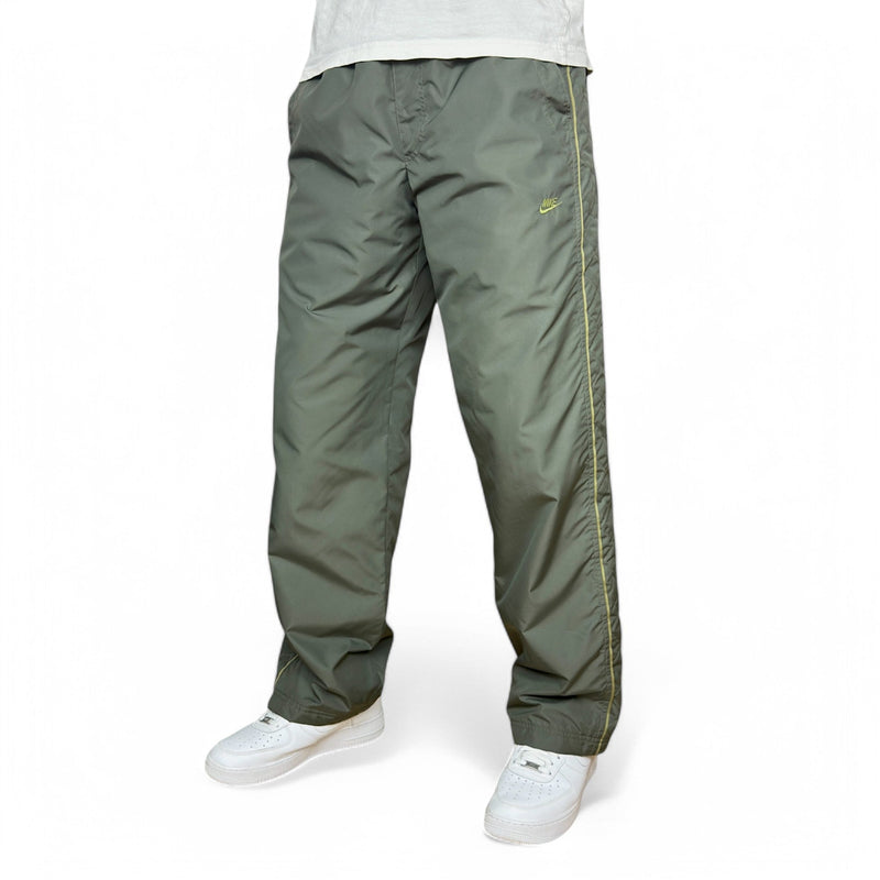 Nike Vintage Y2K Trackpants Khaki - vintageconcierge