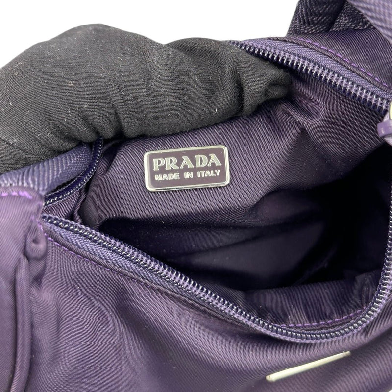 Prada Hobo Bag Re - Edition 2005 - vintageconcierge